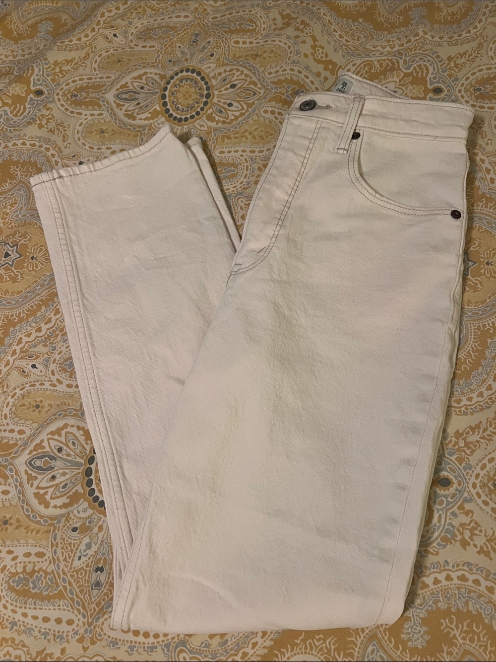 🍦 Abercrombie & Fitch Off-White High-Rise Ankle Straight Jeans